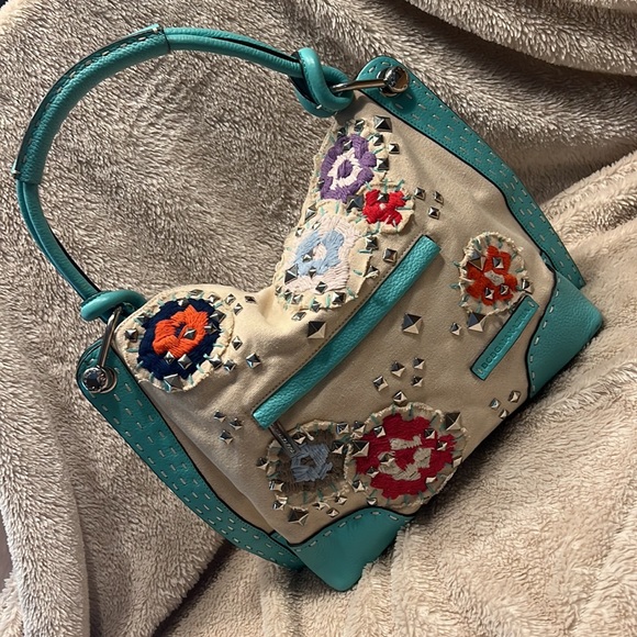 BCBG MAXAZRIA Runway Tote - Picture 4 of 17